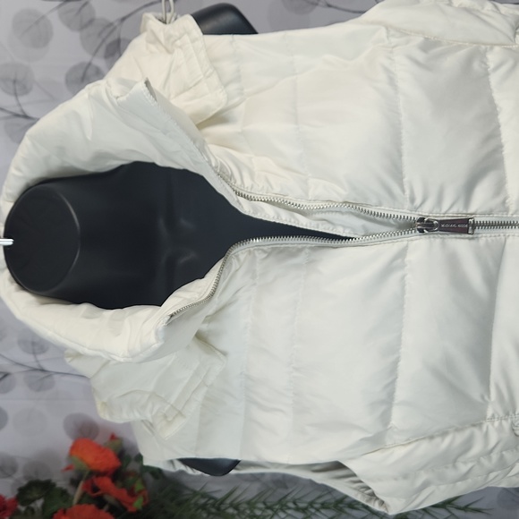 Michael Kors Down Puffer Vest - Picture 3 of 12